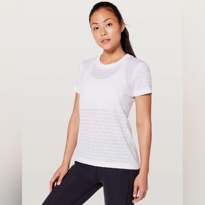 Lululemon Breeze by Short Sleeve *Squad; Silverescent® technology; Size 4; EUC